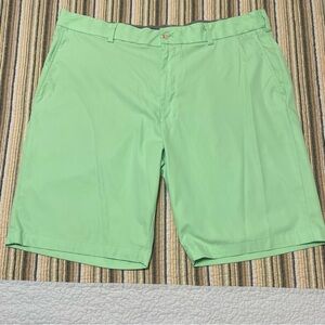 Walter Hagen Bright Green Flat Front Men’s Golf Shorts - size 40